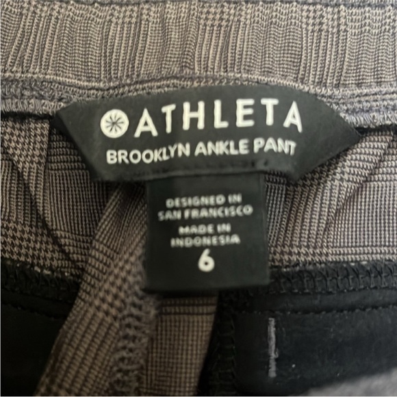 Athleta Brooklyn Ankle Pant Plaid Elastic waistband Size 6 - Picture 5 of 9